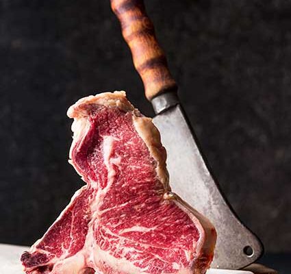 vista-frontal-de-carne-con-cuchilla